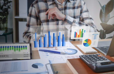 businesspeople-working-finance-accounting-analyze-financi